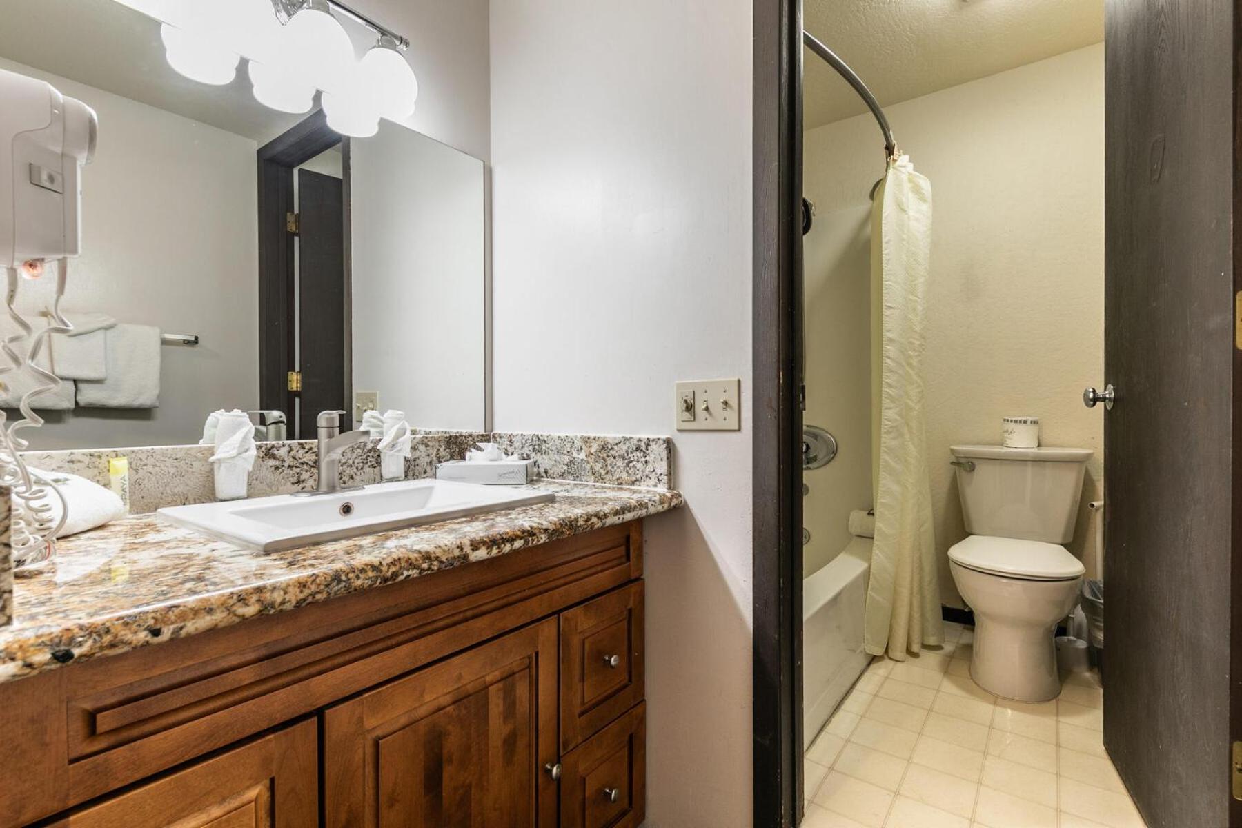 Cozy Studio W/Kitchenette Easily Accessible #113 At Donner Lake Village Truckee Eksteriør billede